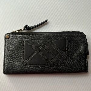 Burberry snap and zip black leather wallet